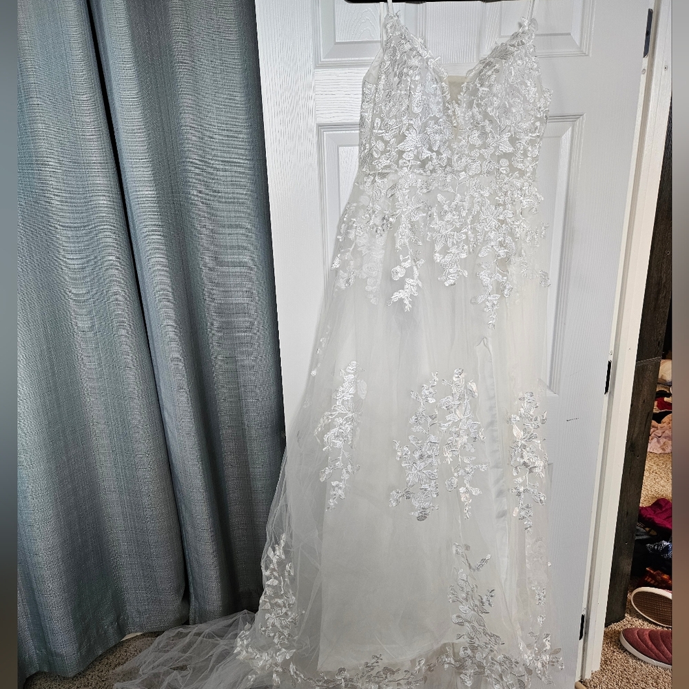 New- Wedding Dress Spaghetti Strap V Neck Elegant Bridal Gown Backless With Slit - Picture 3 of 4